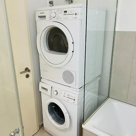 Huge 2-room With Balcony In Center Alt 151 - Self Checkin *