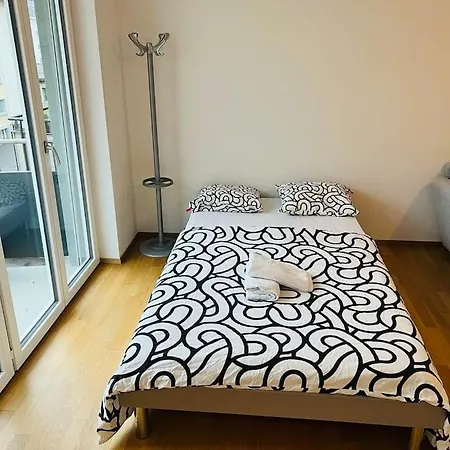 Huge 2-room With Balcony In Center Alt 151 - Self Checkin Apartamento